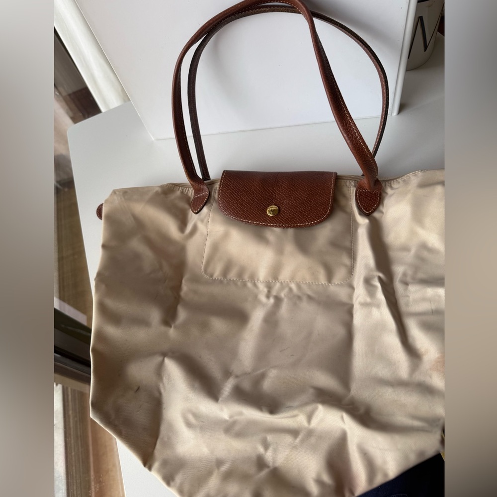 Longchamp Medium Le Pliage Nylon Shoulder Tote in Paper